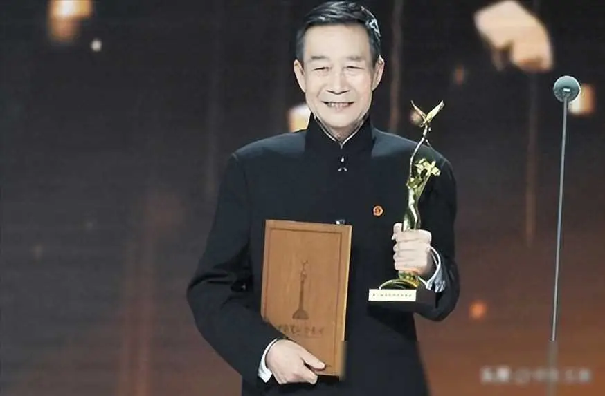 娱乐圈明星真实生活_郑则仕奋斗经历_娱乐圈老演员凄凉