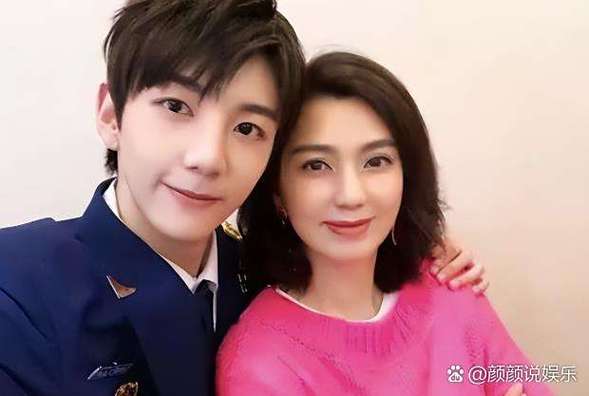 姐弟恋巅峰？娱乐圈这对差6岁情侣，藏得太深了吧！