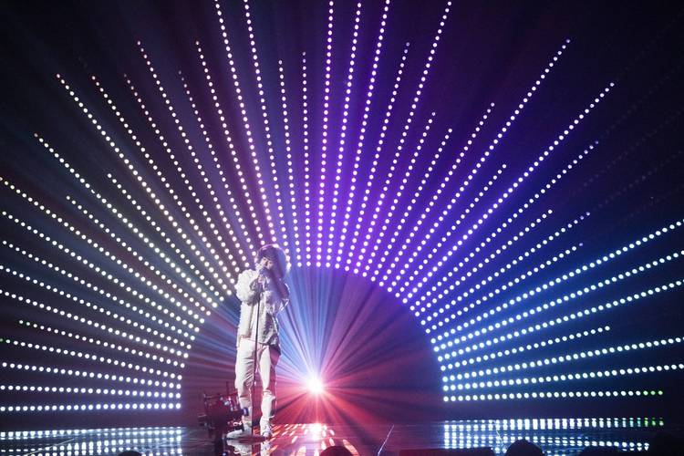 曾比特站稳内地舞台，不止靠“初恋”这把火