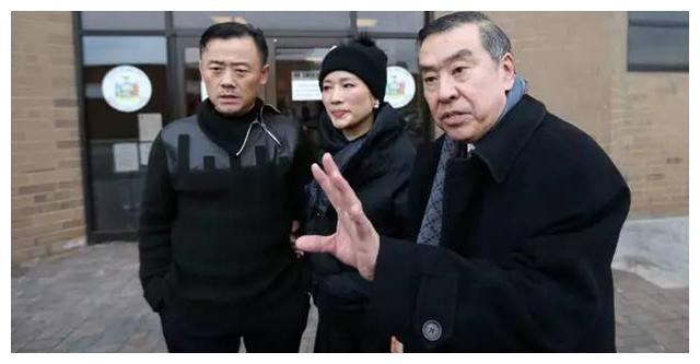 四位备受争议的主持人,第一位娘气十足,她年轻靓丽却黑料不断!